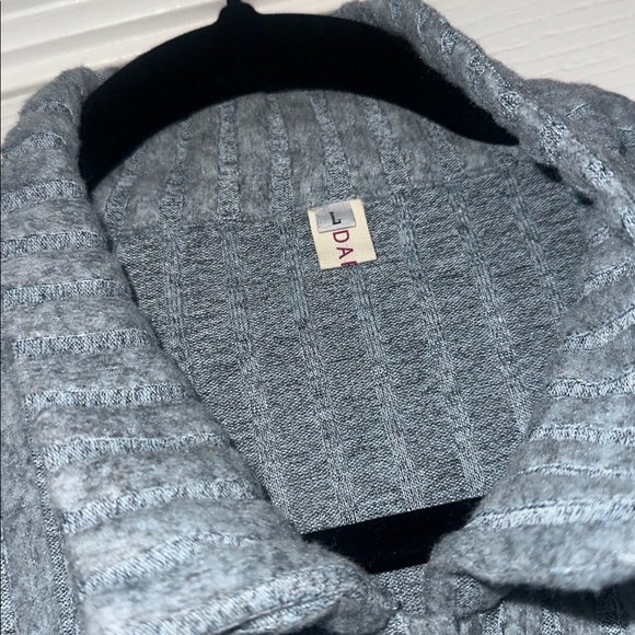 Women’s Gray Button-Up Sweater size Large - Picture 4 of 8